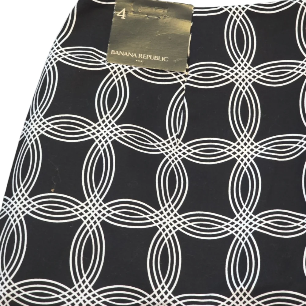 Banana Republic strikes sophisticated